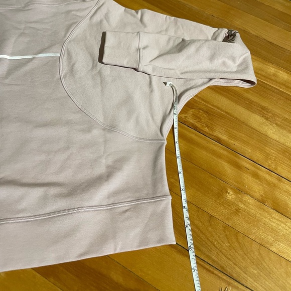 New balance size S light pink cropped light weight sweater. - Picture 7 of 12